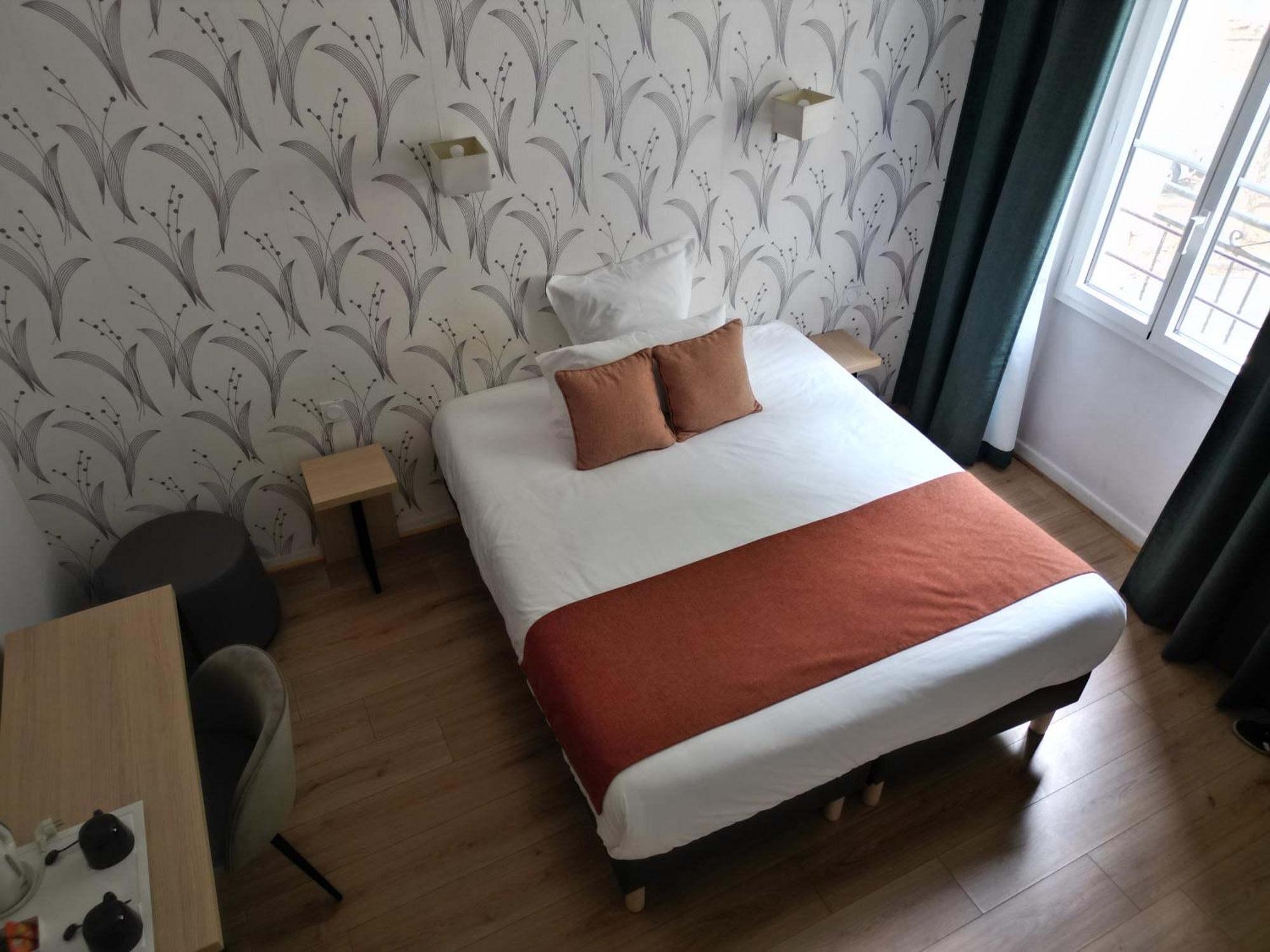 Contact Hotel Les Platanes Villeneuve Sur Lot Centre Экстерьер фото