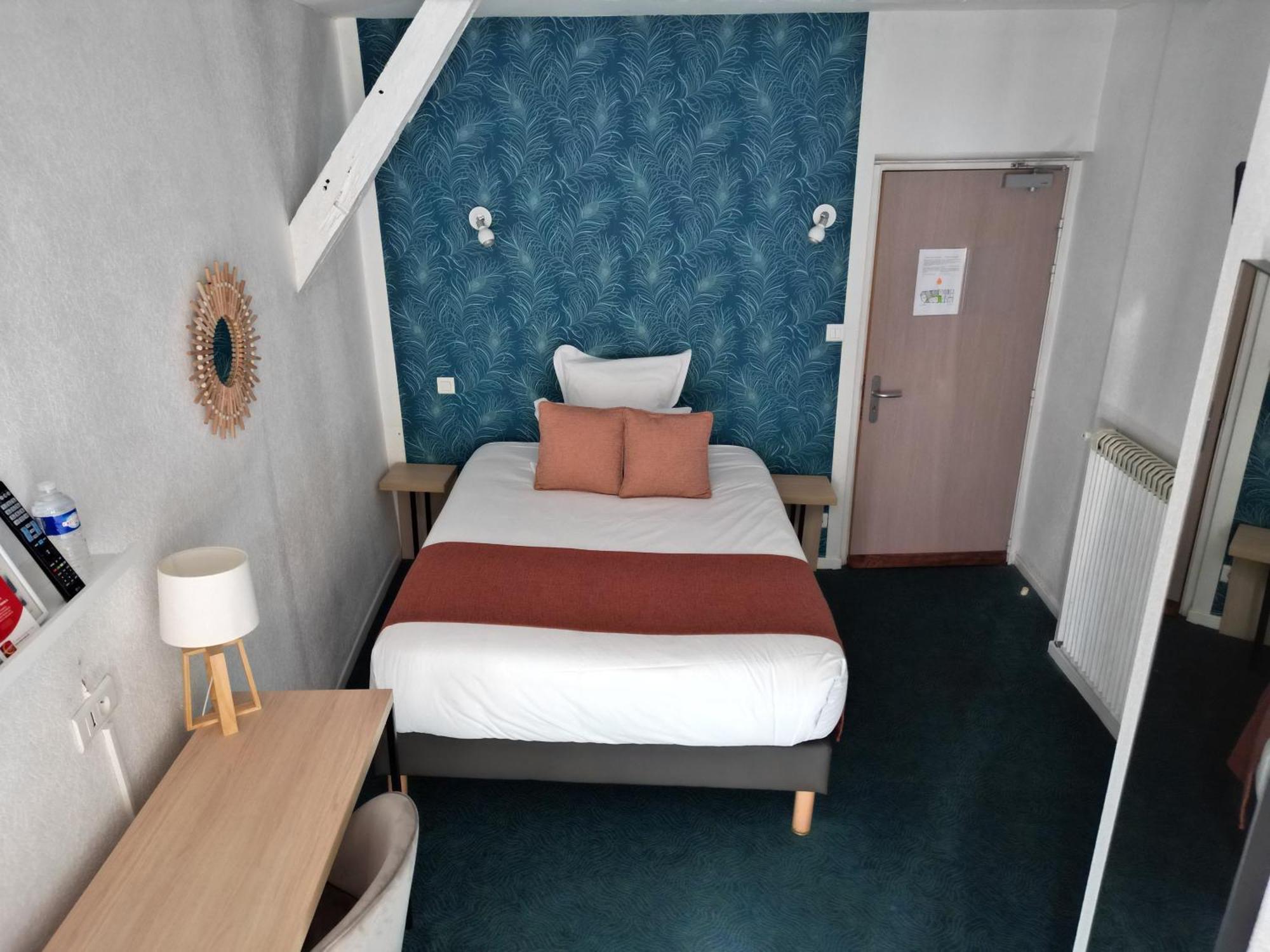 Contact Hotel Les Platanes Villeneuve Sur Lot Centre Экстерьер фото